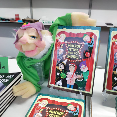 Muchos títeres, muchos cuentos Muchos títeres, muchos cuentos