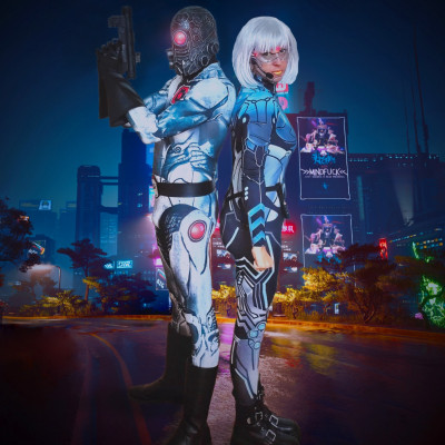 Robots presentando el libro